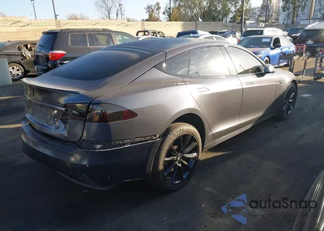 2016 Tesla Model S 90D/P100D/P85D/P90D z USA, uszkodzony, nr VIN 5YJSA1E45GF151693
